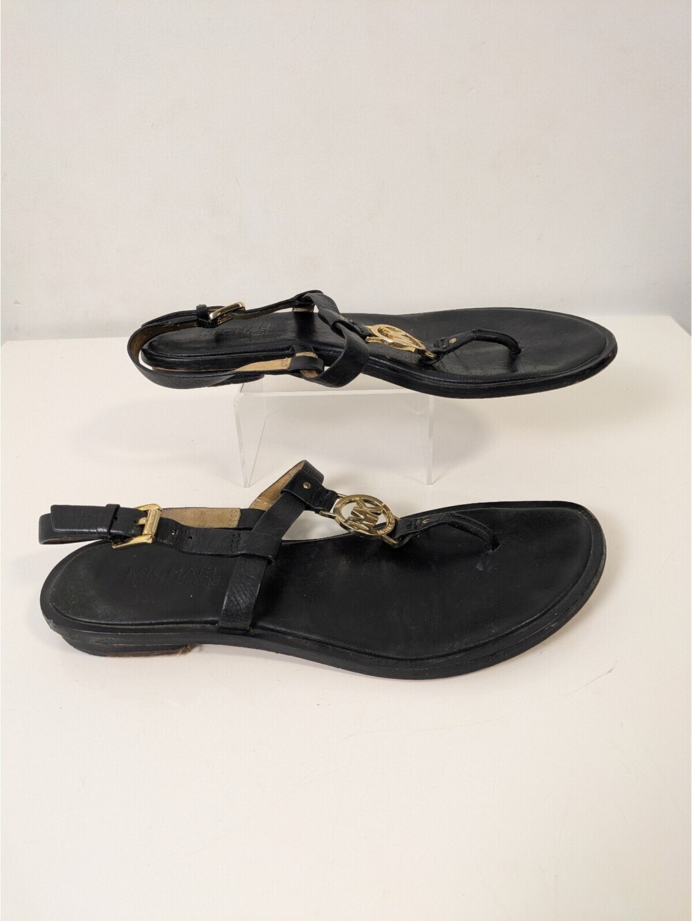 MICHAEL Michael Kors Black Leather MK Medallion Thong Sandals – Size 7